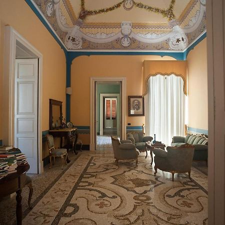 Palazzo Francesco Grassi Bed & Breakfast Aradeo Exterior photo