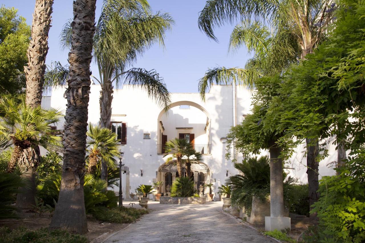 Palazzo Francesco Grassi Bed & Breakfast Aradeo Exterior photo