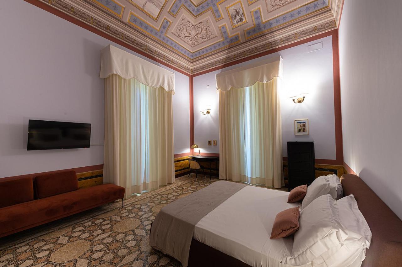 Palazzo Francesco Grassi Bed & Breakfast Aradeo Exterior photo