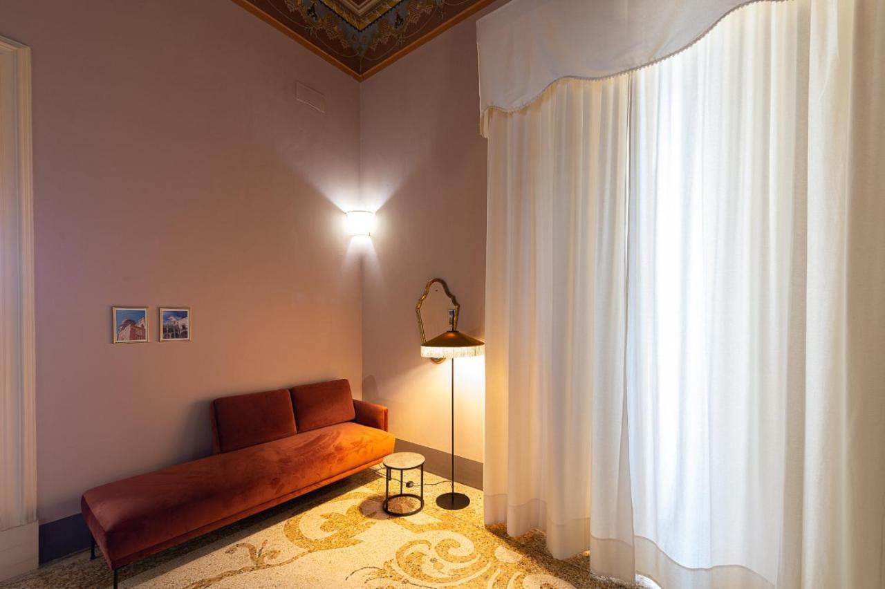 Palazzo Francesco Grassi Bed & Breakfast Aradeo Exterior photo