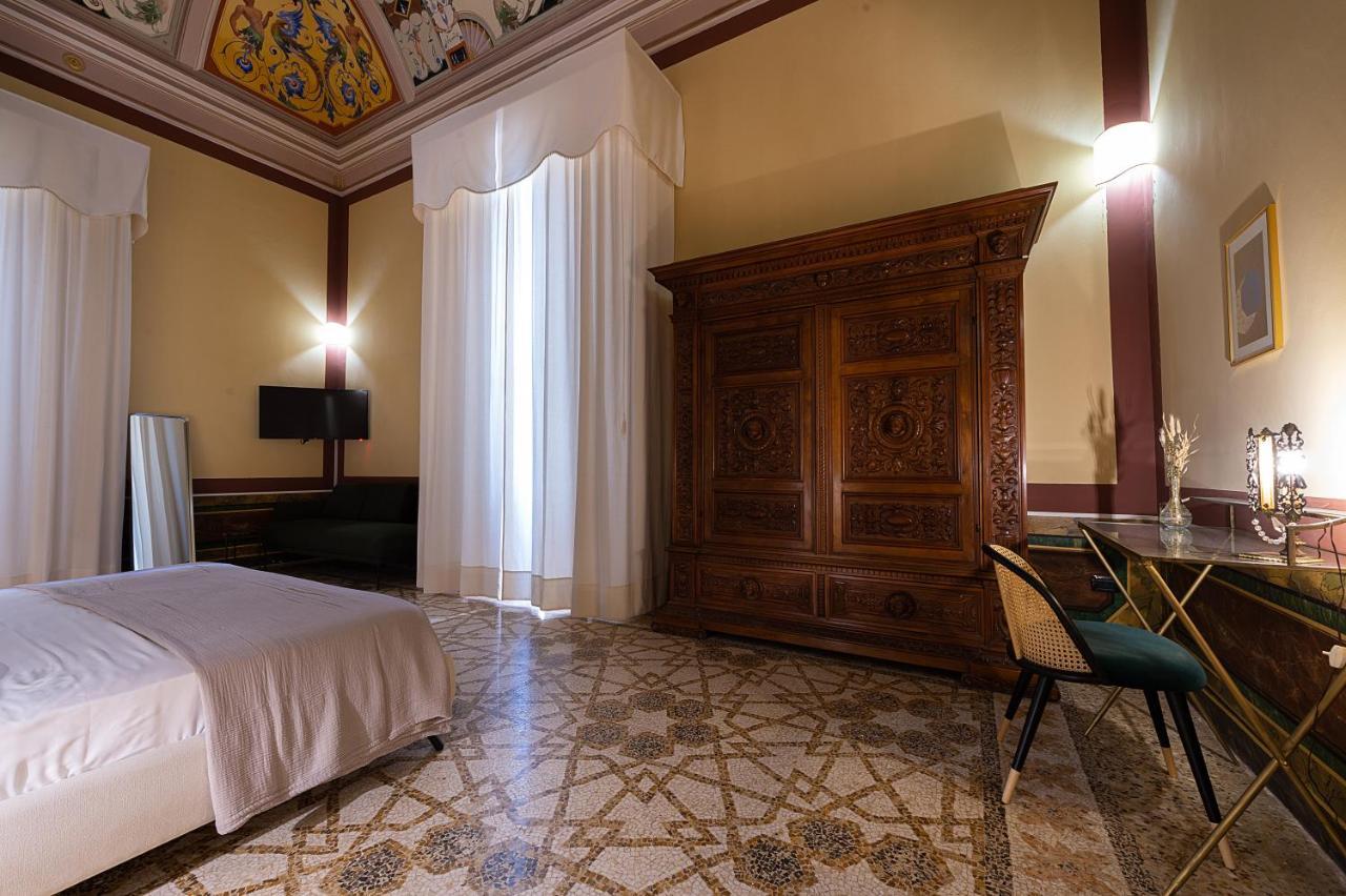 Palazzo Francesco Grassi Bed & Breakfast Aradeo Exterior photo