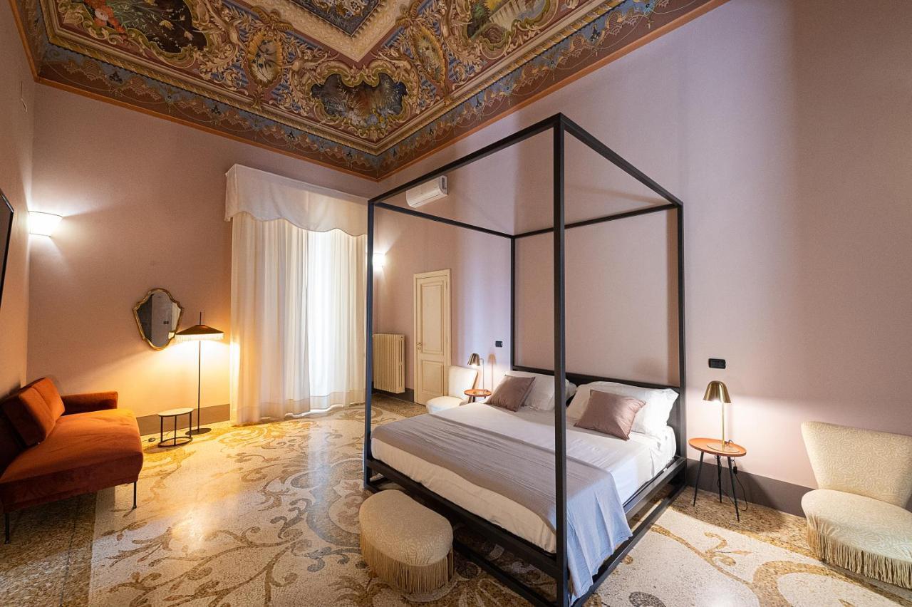 Palazzo Francesco Grassi Bed & Breakfast Aradeo Exterior photo