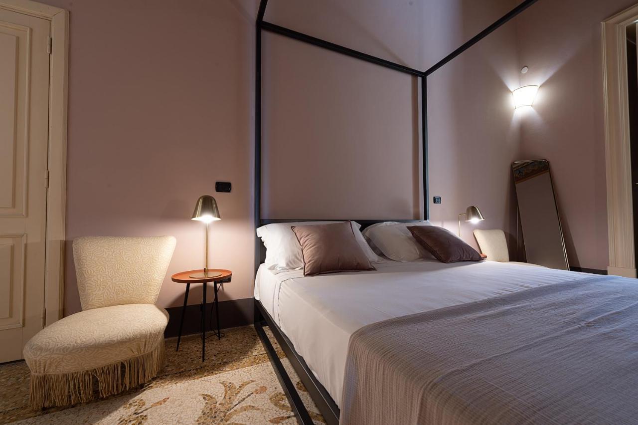 Palazzo Francesco Grassi Bed & Breakfast Aradeo Exterior photo