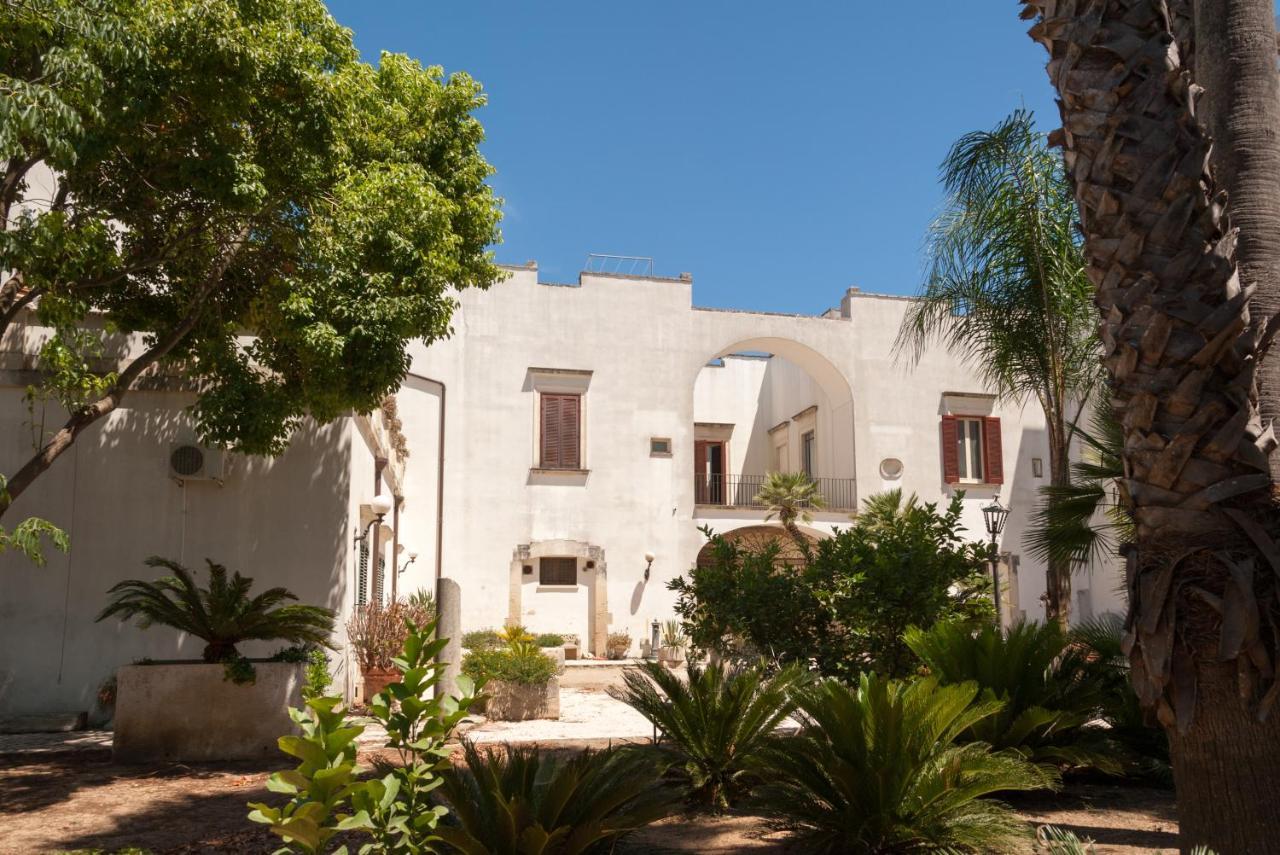 Palazzo Francesco Grassi Bed & Breakfast Aradeo Exterior photo
